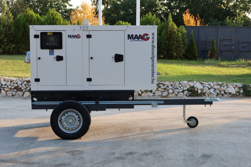 MAAG by LogSol mobil aggregátor egytengelyes utánfutóra szerelve, változó helyszíneken történő ipari energiaellátáshoz.